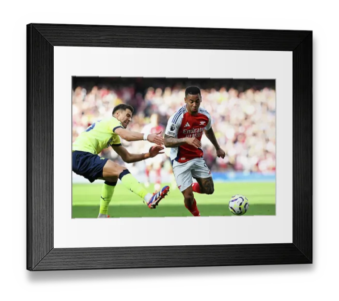 Framed Print : Arsenal FC v Southampton FC - Premier League