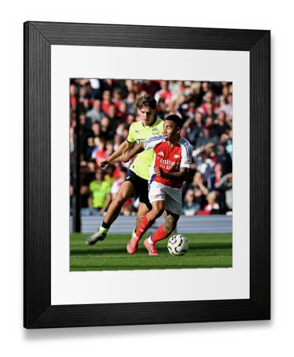 Framed Print : Arsenal FC v Southampton FC - Premier League