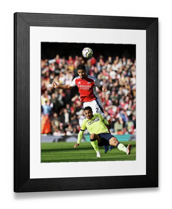 Framed Print : Arsenal FC v Southampton FC - Premier League