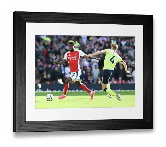 Framed Print : Arsenal FC v Southampton FC - Premier League