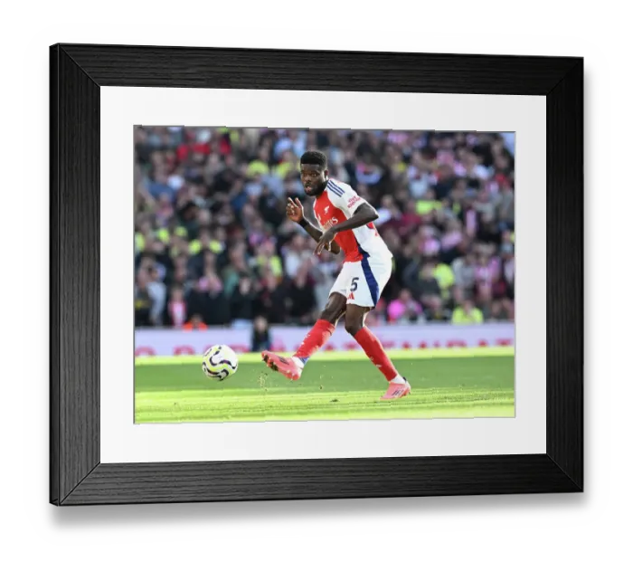 Framed Print : Arsenal FC v Southampton FC - Premier League