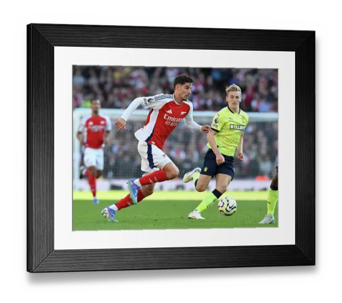 Framed Print : Arsenal FC v Southampton FC - Premier League
