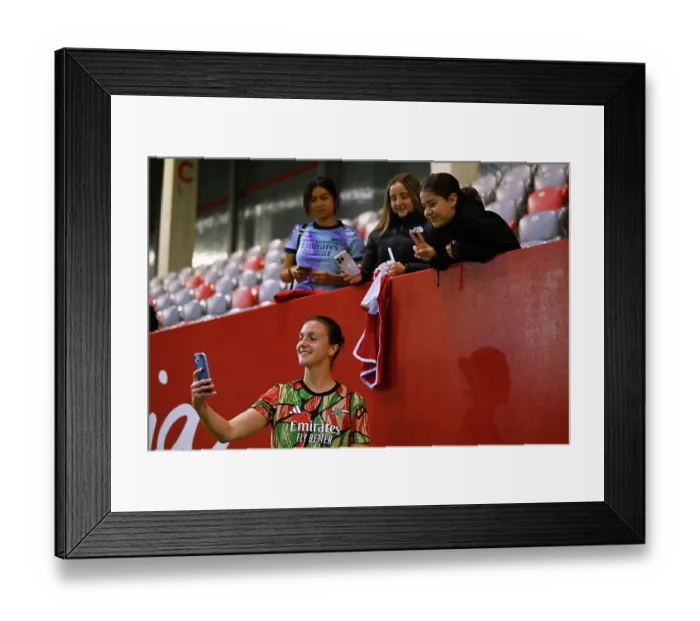 Framed Print : FC Bayern Munchen v Arsenal FC - UEFA Women's Champions League 2024 / 25 Group Stage MD1 Framed Print : FC Bayern Munchen v Arsenal FC - UEFA Women's Champions League 2024 / 25 Group Stage MD1