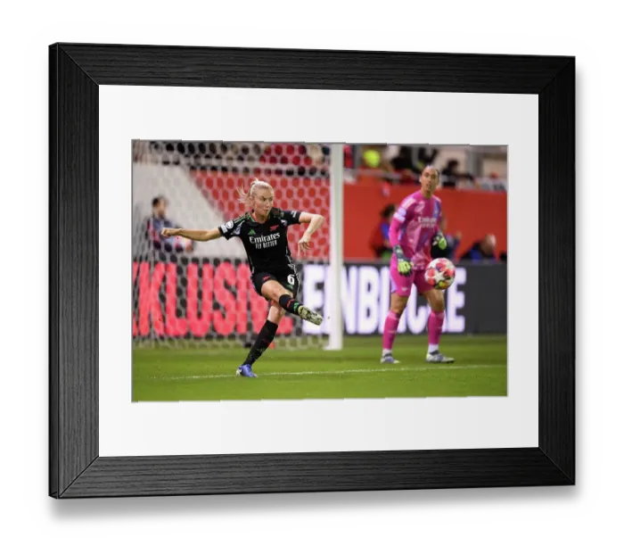 Framed Print : FC Bayern Munchen v Arsenal FC - UEFA Women's Champions League 2024 / 25 Group Stage MD1 Framed Print : FC Bayern Munchen v Arsenal FC - UEFA Women's Champions League 2024 / 25 Group Stage MD1