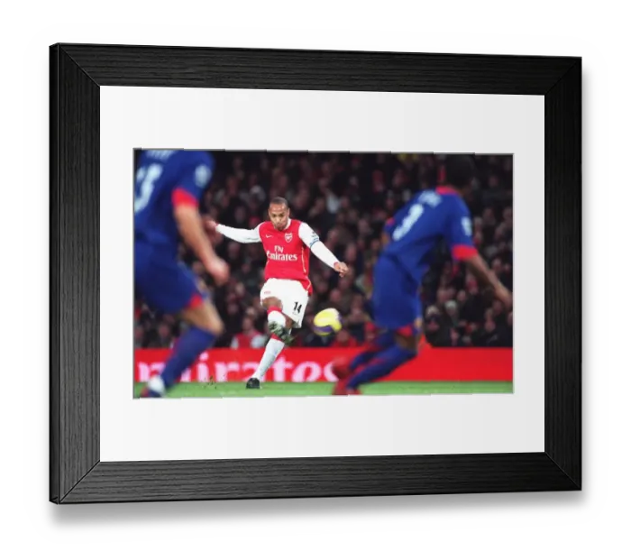 Framed Print : Thierry Henry's Game-Winning Goal: Arsenal 2-1 Manchester United (Emirates, 2007)