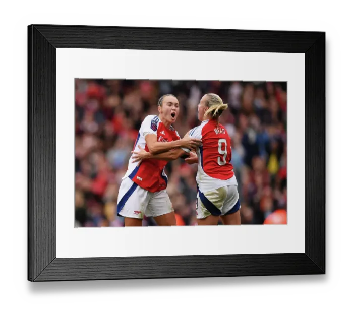 Framed Print : Arsenal v Chelsea - Barclays Women's Super League