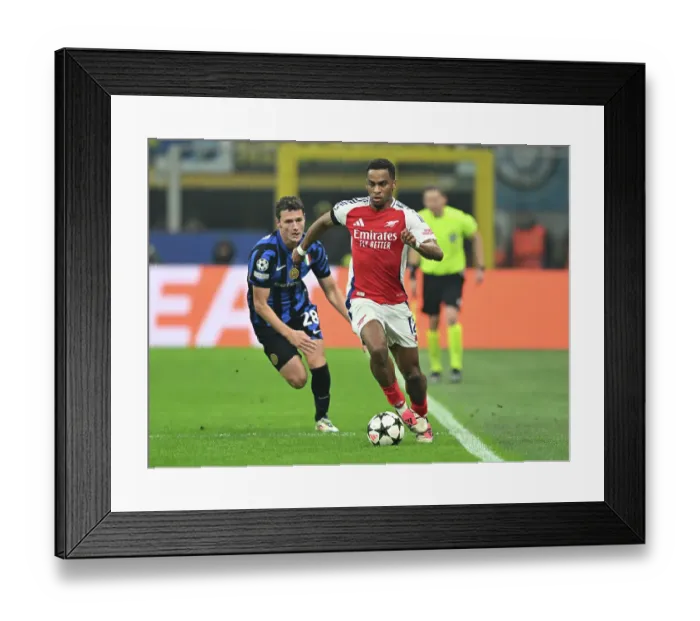 Framed Print : FC Internazionale Milano v Arsenal FC - UEFA Champions League 2024 / 25 League Phase MD4