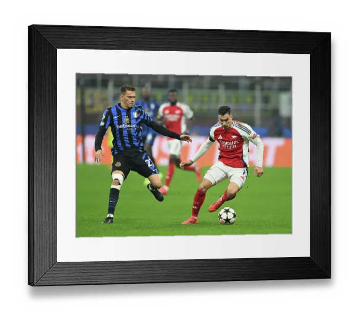 Framed Print : FC Internazionale Milano v Arsenal FC - UEFA Champions League 2024 / 25 League Phase MD4
