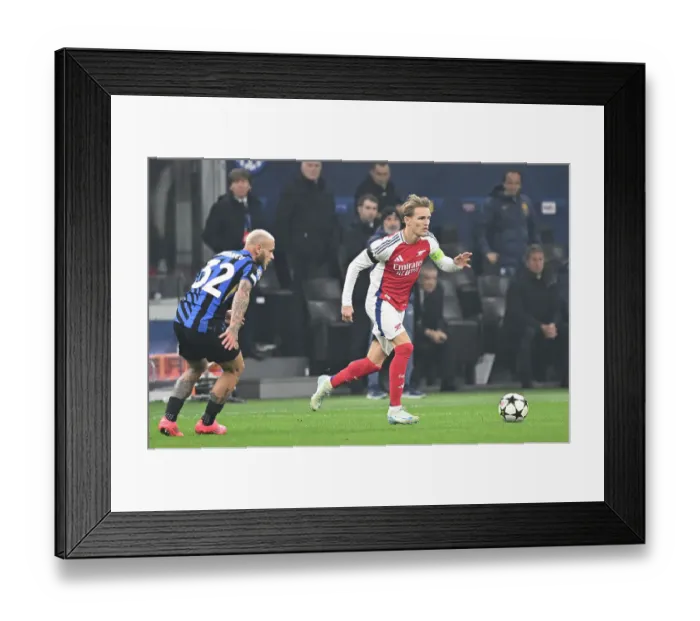 Framed Print : FC Internazionale Milano v Arsenal FC - UEFA Champions League 2024 / 25 League Phase MD4 Framed Print : FC Internazionale Milano v Arsenal FC - UEFA Champions League 2024 / 25 League Phase MD4