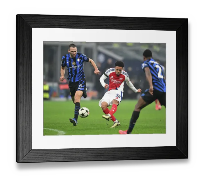 Framed Print : FC Internazionale Milano v Arsenal FC - UEFA Champions League 2024 / 25 League Phase MD4