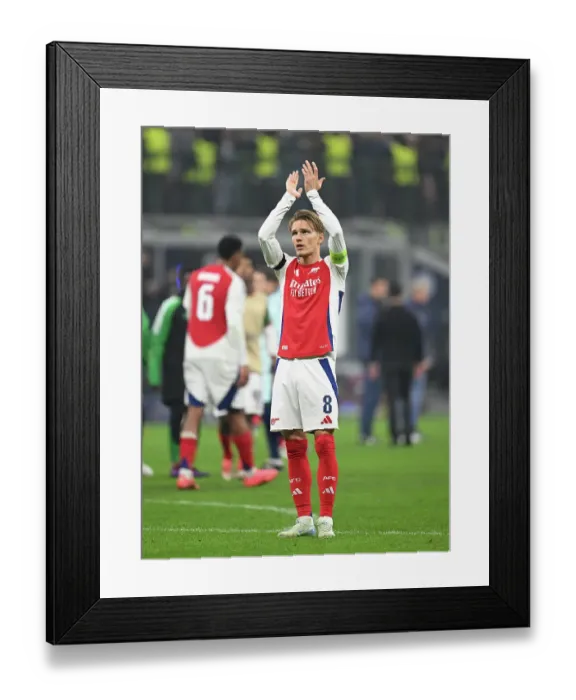 Framed Print : FC Internazionale Milano v Arsenal FC - UEFA Champions League 2024 / 25 League Phase MD4
