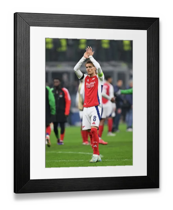 Framed Print : FC Internazionale Milano v Arsenal FC - UEFA Champions League 2024 / 25 League Phase MD4 Framed Print : FC Internazionale Milano v Arsenal FC - UEFA Champions League 2024 / 25 League Phase MD4