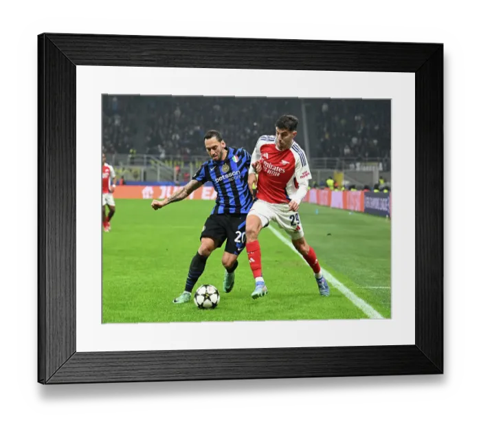 Framed Print : FC Internazionale Milano v Arsenal FC - UEFA Champions League 2024 / 25 League Phase MD4