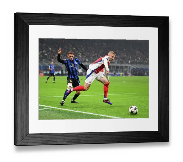 Framed Print : FC Internazionale Milano v Arsenal FC - UEFA Champions League 2024 / 25 League Phase MD4