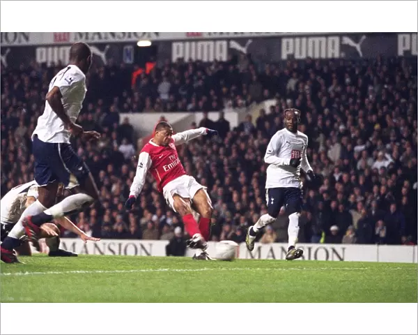 Julio Baptista scores his and Arsenals 2nd goal