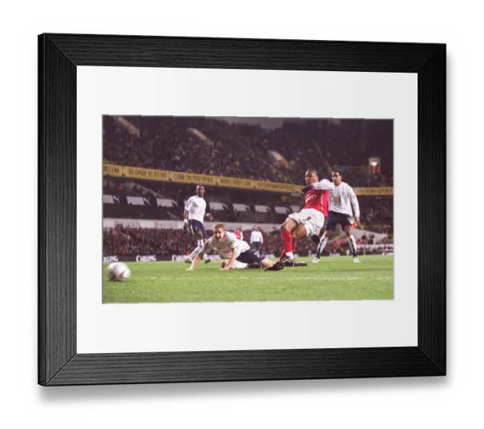 Framed Print : Julio Baptista's Dramatic Debut Goal: Arsenal 2-2 Tottenham (Carling Cup Semi-Final) Framed Print : Julio Baptista's Dramatic Debut Goal: Arsenal 2-2 Tottenham (Carling Cup Semi-Final)