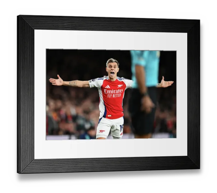 Framed Print : Arsenal FC v Liverpool FC - Premier League
