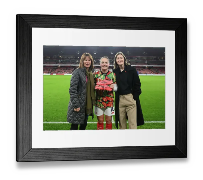 Framed Print : Arsenal v Brighton & Hove Albion - Barclays Women's Super League Arsenal v Brighton & Hove Albion - Barclays Women's Super League