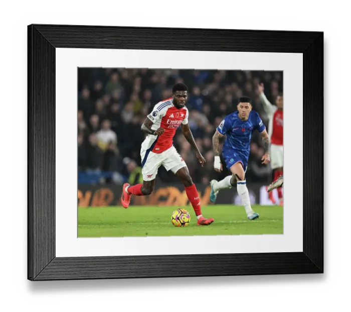 Framed Print : Chelsea FC v Arsenal FC - Premier League