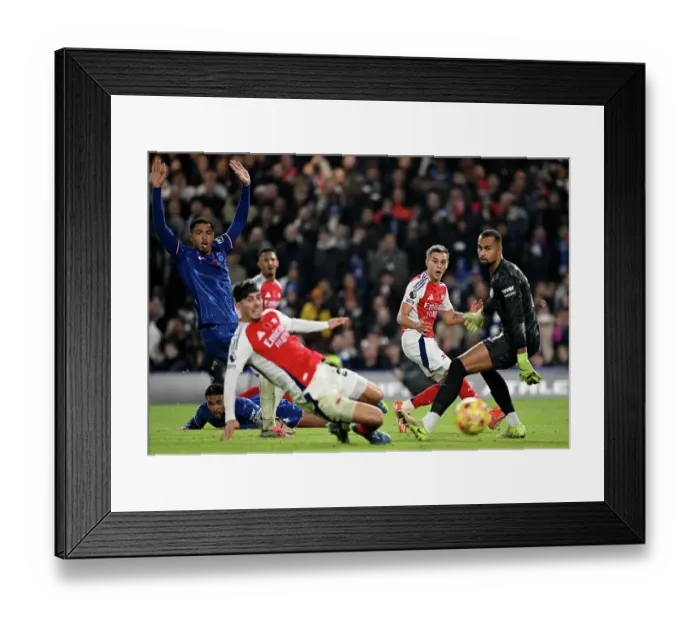 Framed Print : Chelsea FC v Arsenal FC - Premier League