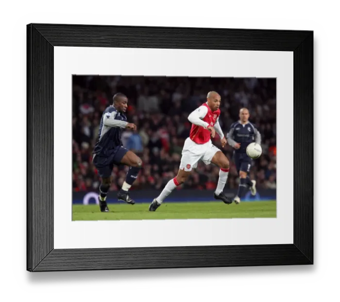 Framed Print : Thierry Henry (Arsenal) Abdoulaye Meite (Bolton) Framed Print : Thierry Henry (Arsenal) Abdoulaye Meite (Bolton)