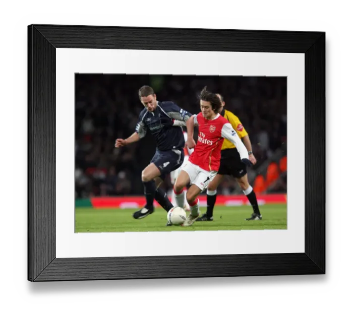 Framed Print : Tomas Rosicky (Arsenal) Kevin Nolan (Bolton) Framed Print : Tomas Rosicky (Arsenal) Kevin Nolan (Bolton)