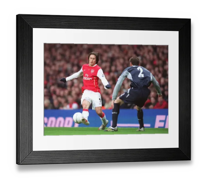 Framed Print : Arsenal's Rosicky and Hunt Clash in FA Cup Draw: 1-1 Stalemate at Emirates Stadium, 2007 Framed Print : Arsenal's Rosicky and Hunt Clash in FA Cup Draw: 1-1 Stalemate at Emirates Stadium, 2007