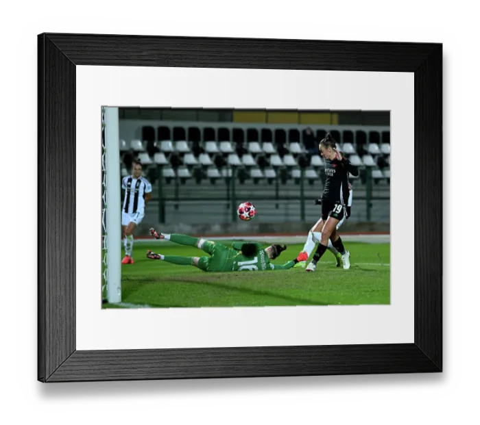 Framed Print : Juventus FC v Arsenal FC - UEFA Women's Champions League 2024 / 25 Group Stage MD3