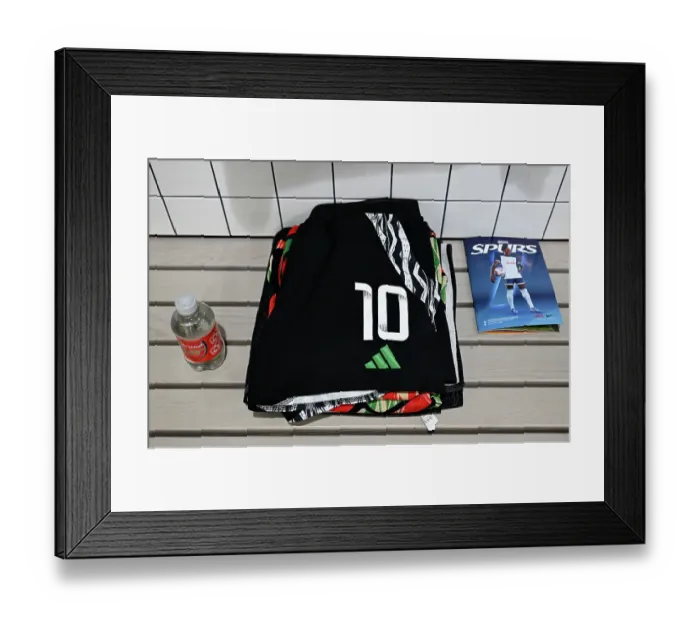 Framed Print : Tottenham Hotspur v Arsenal - Barclays Women's Super League