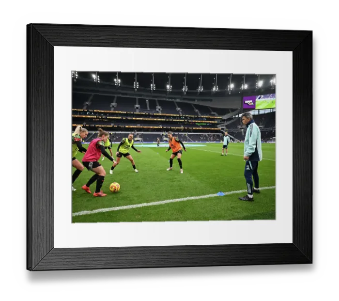 Framed Print : Tottenham Hotspur v Arsenal - Barclays Women's Super League Framed Print : Tottenham Hotspur v Arsenal - Barclays Women's Super League