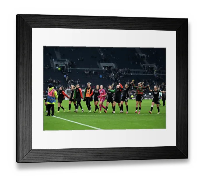 Framed Print : Tottenham Hotspur v Arsenal - Barclays Women's Super League