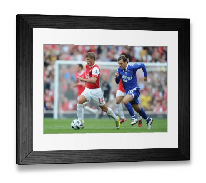 Framed Print : Andrey Arshavin (Arsenal) Robbie Blake (Bolton). Arsenal 4: 1 Blackburn Rovers Framed Print : Andrey Arshavin (Arsenal) Robbie Blake (Bolton). Arsenal 4: 1 Blackburn Rovers