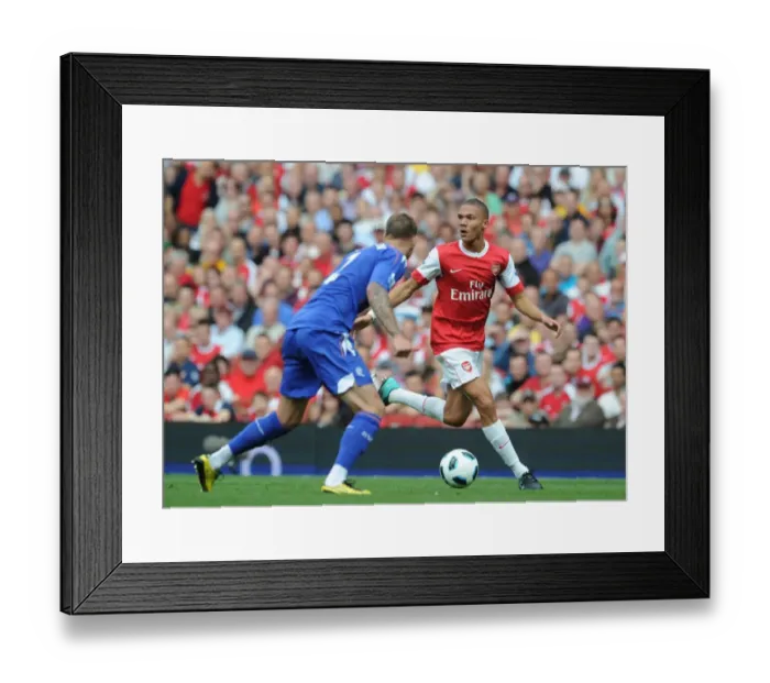Framed Print : Kieran Gibbs (Arsenal) Gretar Steinsson (Bolton). Arsenal 4: 1 Blackburn Rovers