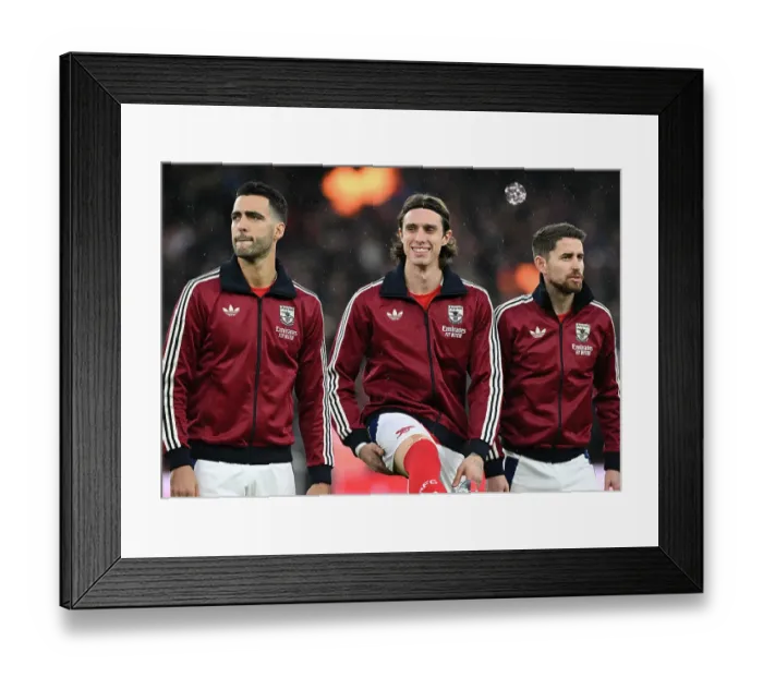 Framed Print : Arsenal FC v Nottingham Forest FC - Premier League