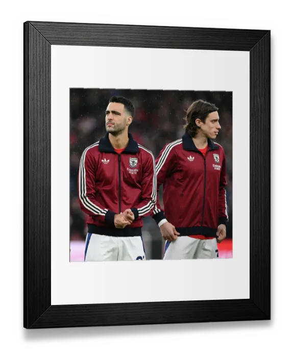 Framed Print : Arsenal FC v Nottingham Forest FC - Premier League Framed Print : Arsenal FC v Nottingham Forest FC - Premier League