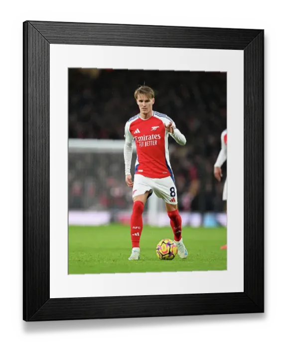 Framed Print : Arsenal FC v Nottingham Forest FC - Premier League Framed Print : Arsenal FC v Nottingham Forest FC - Premier League