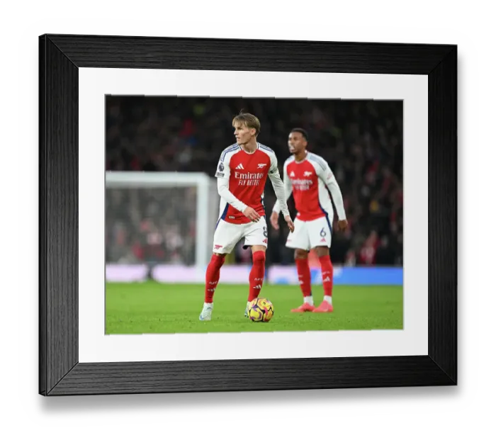 Framed Print : Arsenal FC v Nottingham Forest FC - Premier League Framed Print : Arsenal FC v Nottingham Forest FC - Premier League