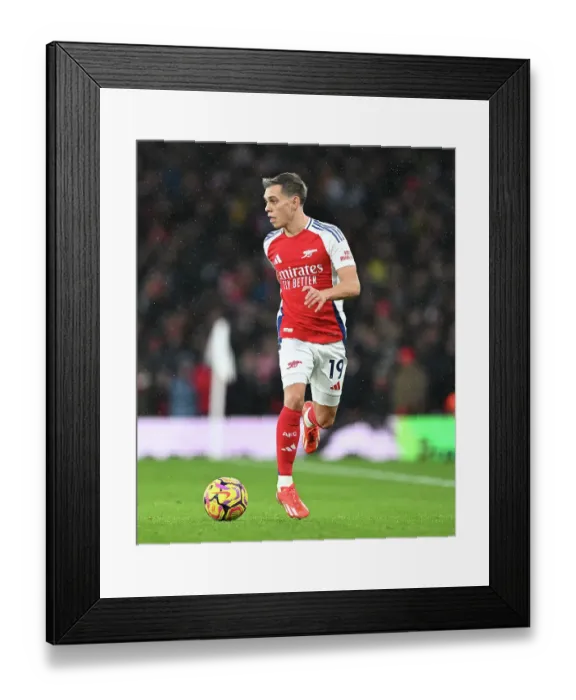 Framed Print : Arsenal FC v Nottingham Forest FC - Premier League Framed Print : Arsenal FC v Nottingham Forest FC - Premier League