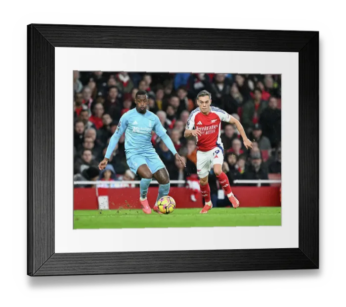 Framed Print : Arsenal FC v Nottingham Forest FC - Premier League