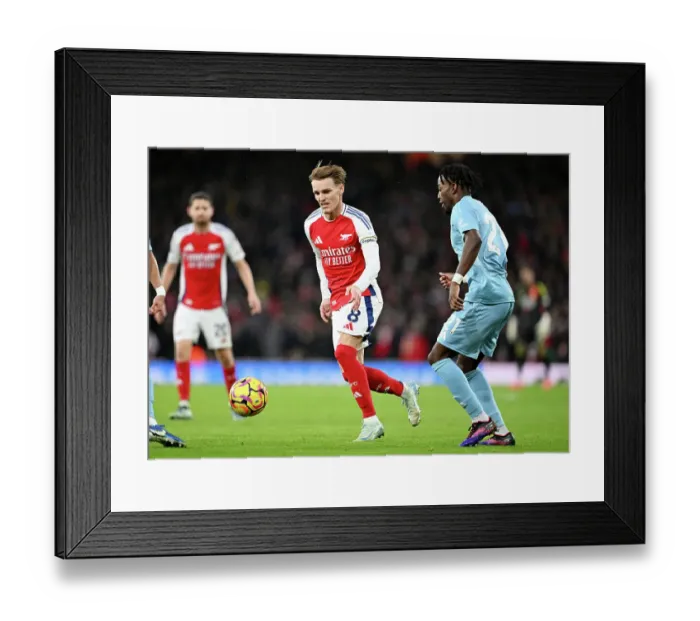 Framed Print : Arsenal FC v Nottingham Forest FC - Premier League