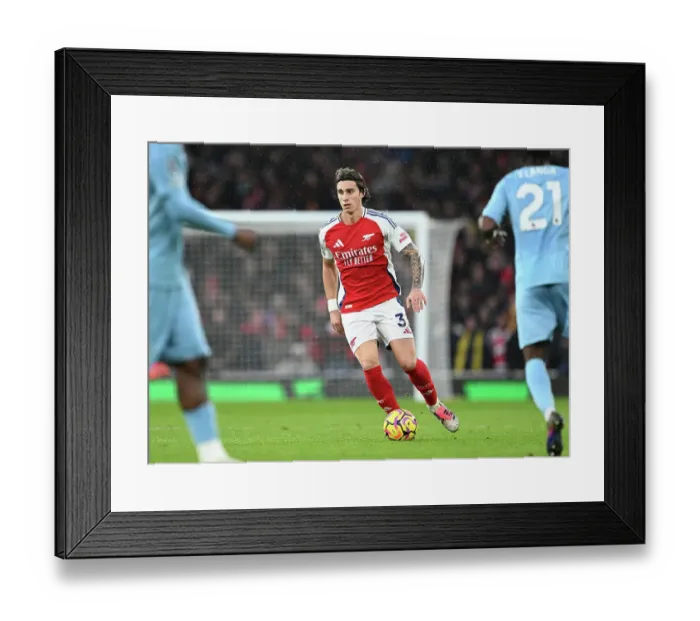 Framed Print : Arsenal FC v Nottingham Forest FC - Premier League