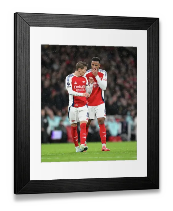 Framed Print : Arsenal FC v Nottingham Forest FC - Premier League