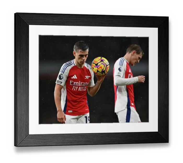 Framed Print : Arsenal FC v Nottingham Forest FC - Premier League