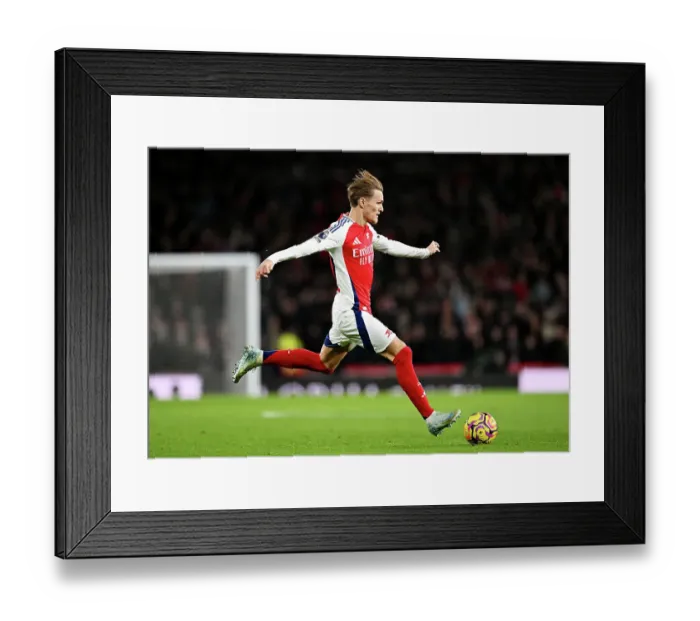 Framed Print : Arsenal FC v Nottingham Forest FC - Premier League Framed Print : Arsenal FC v Nottingham Forest FC - Premier League