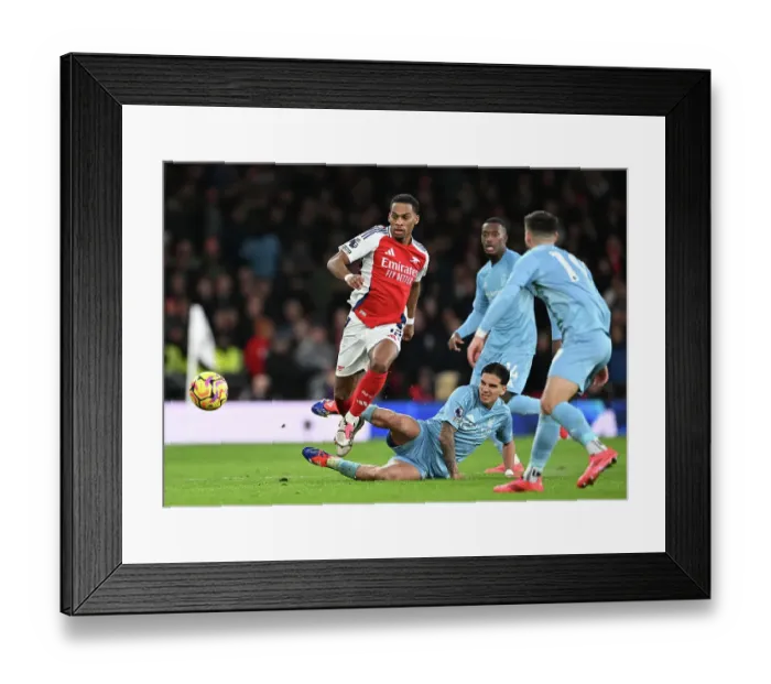Framed Print : Arsenal FC v Nottingham Forest FC - Premier League Framed Print : Arsenal FC v Nottingham Forest FC - Premier League