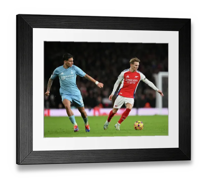 Framed Print : Arsenal FC v Nottingham Forest FC - Premier League