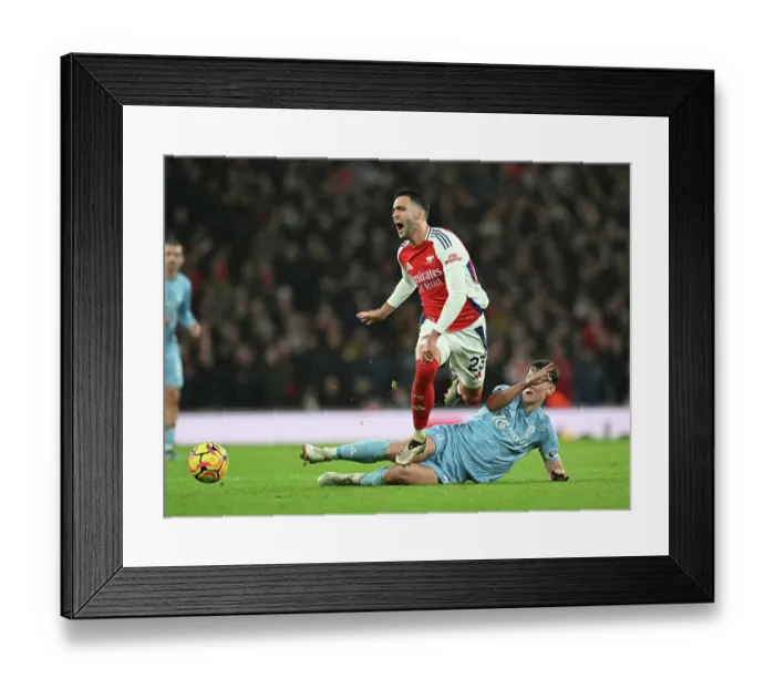 Framed Print : Arsenal FC v Nottingham Forest FC - Premier League Framed Print : Arsenal FC v Nottingham Forest FC - Premier League