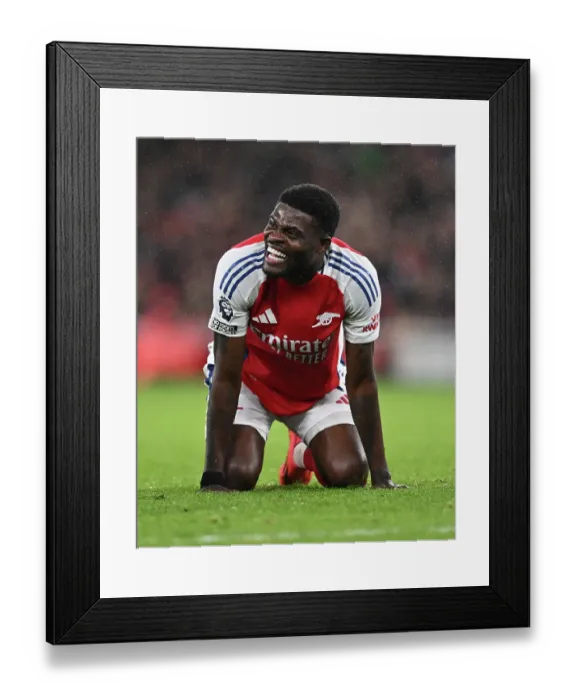 Framed Print : Arsenal FC v Nottingham Forest FC - Premier League Framed Print : Arsenal FC v Nottingham Forest FC - Premier League