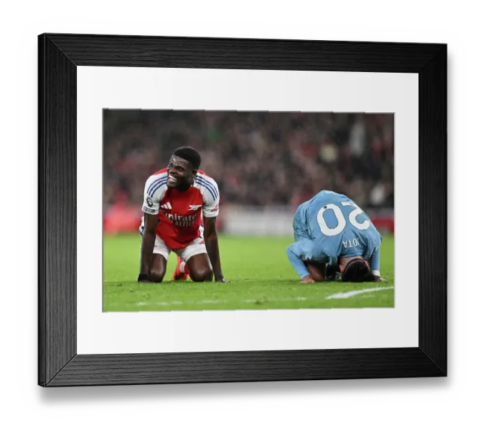 Framed Print : Arsenal FC v Nottingham Forest FC - Premier League Framed Print : Arsenal FC v Nottingham Forest FC - Premier League