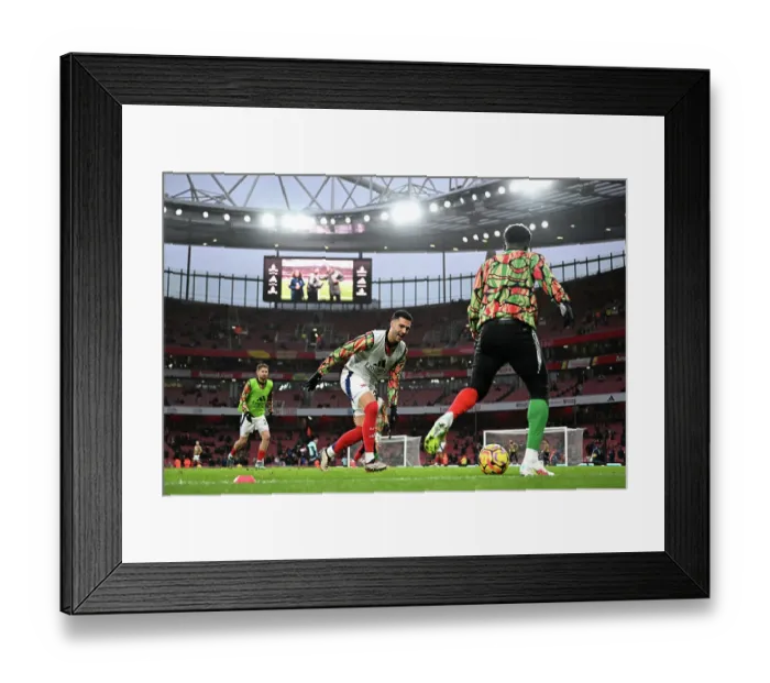Framed Print : Arsenal FC v Nottingham Forest FC - Premier League